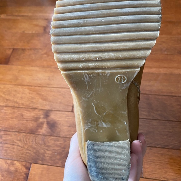 725 Originals Tan coloured heeled booties, size 7.5 - Picture 4 of 7
